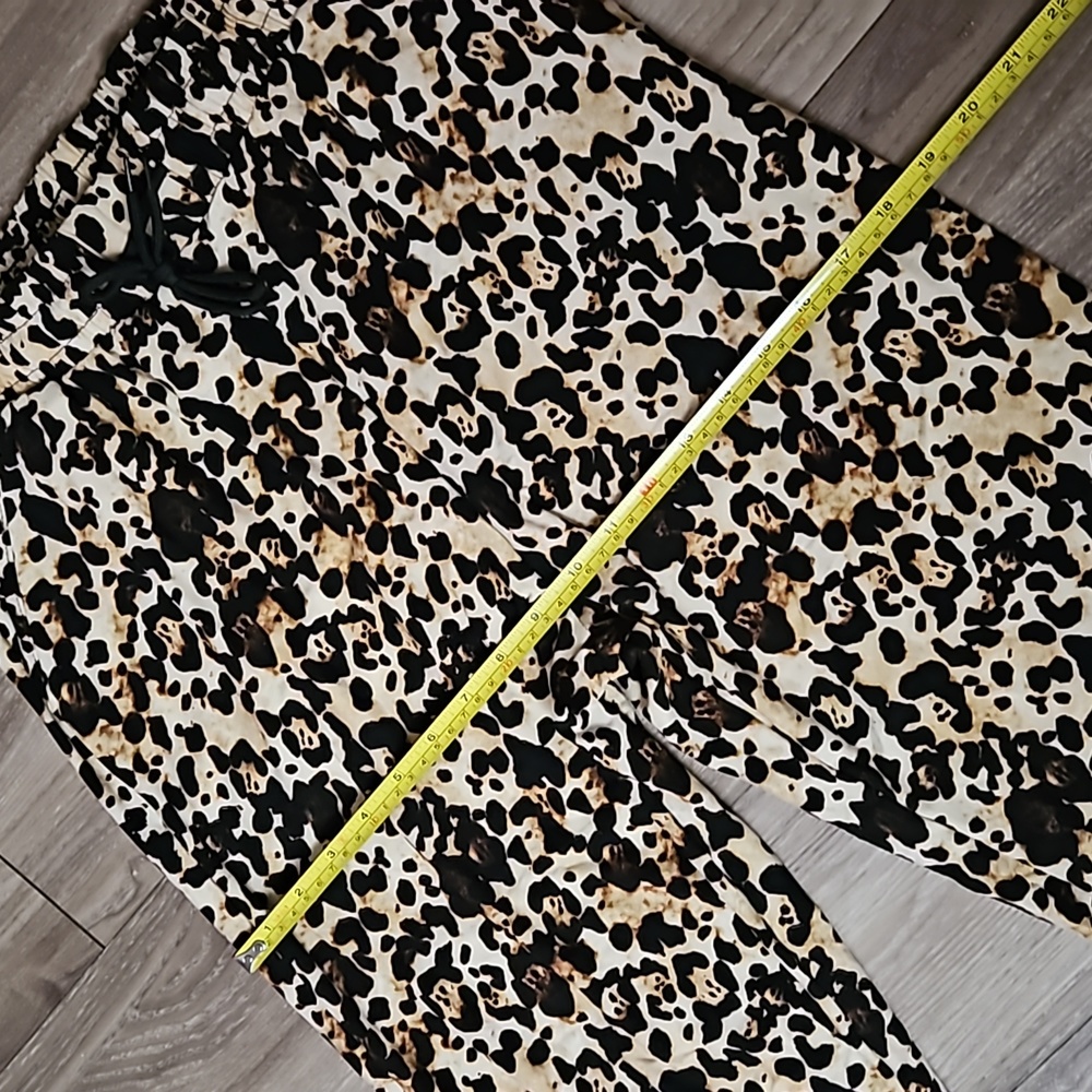 Leopard Print Joggers With Pockets Soft Material Stretchy Drawstring Waist - Picture 13 of 16